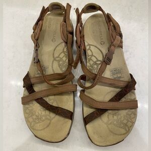 NWOT Merrell Brown Suede Strappy Sandal